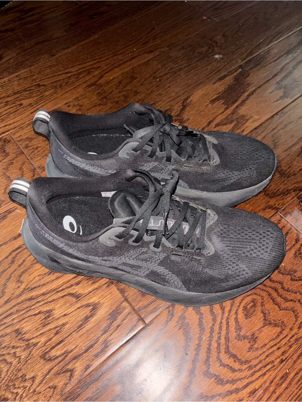 Asics Running Shoes - Picture 2 of 5